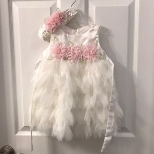 White pedal dress with flowers